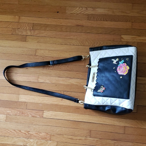 Large Betsey Johnson Bag Convertible  NWOT - Picture 2 of 8